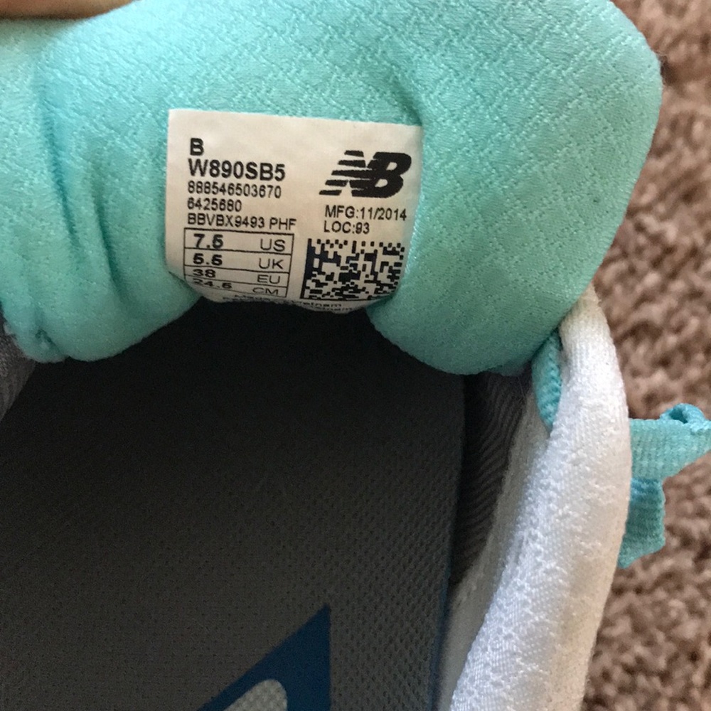 New balance running shoes - Picture 3 of 3
